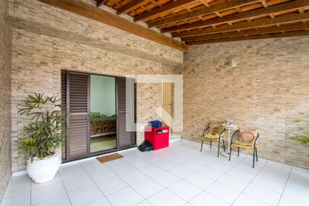 Casa à venda com 230m², 3 quartos e 2 vagas Casa à venda com 230m², 3 quartos e 2 vagasVaranda do quarto 3