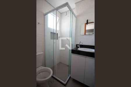 Banheiro de kitnet/studio para alugar com 1 quarto, 25m² em Cidade Antônio Estevão de Carvalho, São Paulo