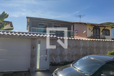 fachada de casa para alugar com 4 quartos, 367m² em Taquara, Rio de Janeiro