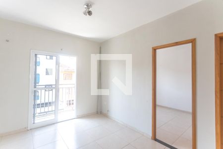 Sala de estar de apartamento para alugar com 2 quartos, 62m² em Santa Terezinha, São Bernardo do Campo