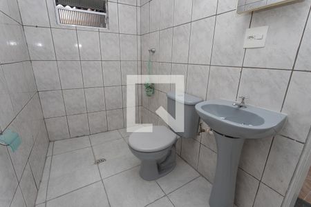 Banheiro  de casa para alugar com 1 quarto, 35m² em Taboão, Diadema