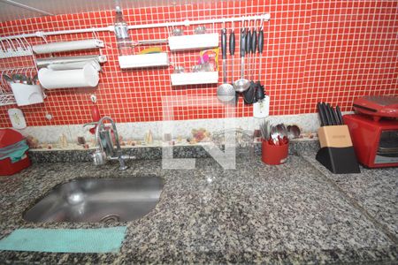 Cozinha de casa de condomínio à venda com 4 quartos, 90m² em Irajá, Rio de Janeiro