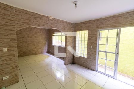 Sala de casa à venda com 3 quartos, 200m² em Cidade Antônio Estevão de Carvalho, São Paulo