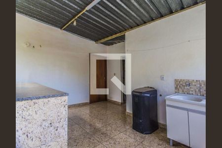 Casa à venda com 4 quartos, 300m² em Carlos Prates, Belo Horizonte