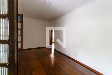 Sala 1 de casa para alugar com 3 quartos, 250m² em Palmares, Belo Horizonte