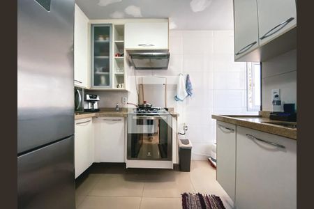 Cozinha de apartamento à venda com 2 quartos, 64m² em Jardim Jaqueline, São Paulo