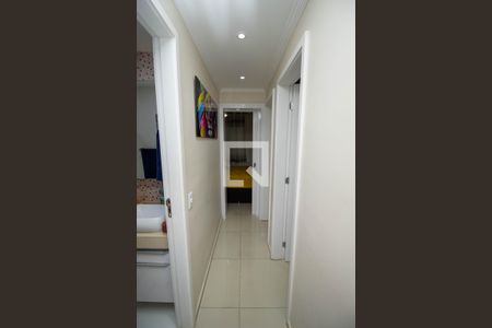 Corredor de apartamento para alugar com 3 quartos, 65m² em Centro, Duque de Caxias