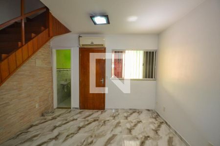 Sala de casa para alugar com 2 quartos, 72m² em Moqueta, Nova Iguaçu