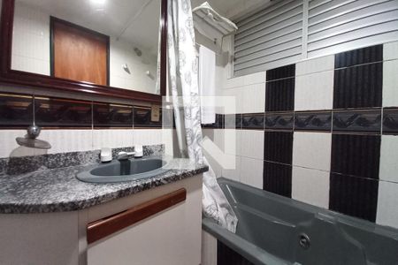 Banheiro de apartamento para alugar com 1 quarto, 50m² em Centro, Campinas