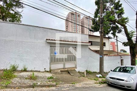 Casa à venda com 200m², 2 quartos e 2 vagas Casa à venda com 200m², 2 quartos e 2 vagasFachada