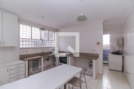 Casa para alugar com 500m², 3 quartos e 8 vagas Casa para alugar com 500m², 3 quartos e 8 vagasCozinha