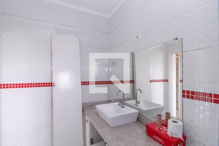 Casa para alugar com 500m², 3 quartos e 8 vagas Casa para alugar com 500m², 3 quartos e 8 vagasBanheiro da Suíte 2