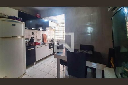 Cozinha de apartamento à venda com 2 quartos, 63m² em São Sebastião, Porto Alegre