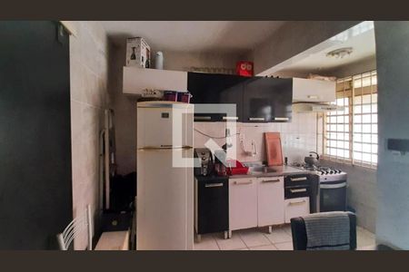 Cozinha de apartamento à venda com 2 quartos, 63m² em São Sebastião, Porto Alegre