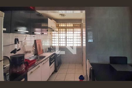 Cozinha de apartamento à venda com 2 quartos, 63m² em São Sebastião, Porto Alegre