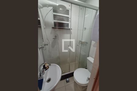 Banheiro de kitnet/studio para alugar com 1 quarto, 23m² em Centro, Niterói