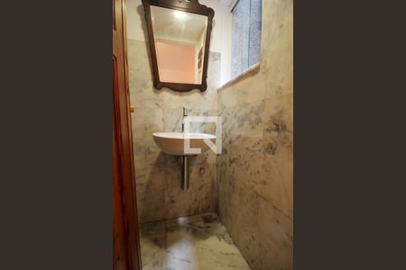 Lavabo de casa para alugar com 3 quartos, 140m² em Tijuca, Rio de Janeiro