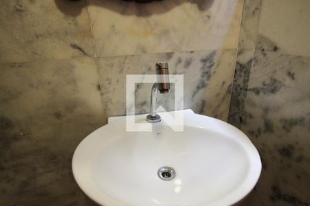 Lavabo de casa para alugar com 3 quartos, 140m² em Tijuca, Rio de Janeiro