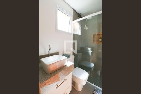Banheiro de kitnet/studio para alugar com 1 quarto, 20m² em Jd. Rio Pequeno, São Paulo