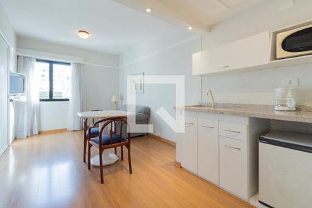 Cozinha de apartamento à venda com 1 quarto, 33m² em Jardim Paulista, São Paulo