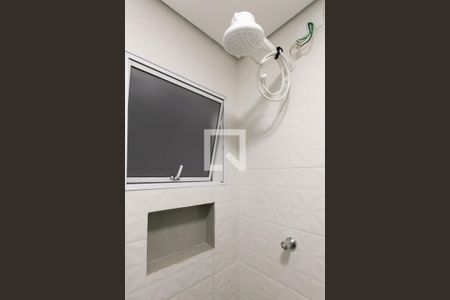 Banheiro de kitnet/studio para alugar com 1 quarto, 26m² em Cidade Antônio Estevão de Carvalho, São Paulo