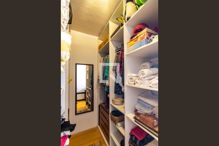 Closet do quarto de apartamento para alugar com 1 quarto, 45m² em Aclimação, São Paulo