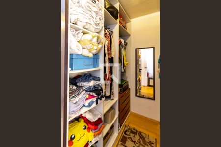 Closet do quarto de apartamento para alugar com 1 quarto, 45m² em Aclimação, São Paulo