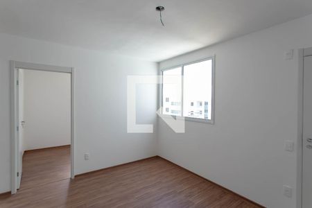 Sala de apartamento à venda com 2 quartos, 43m² em Capitão Eduardo, Belo Horizonte