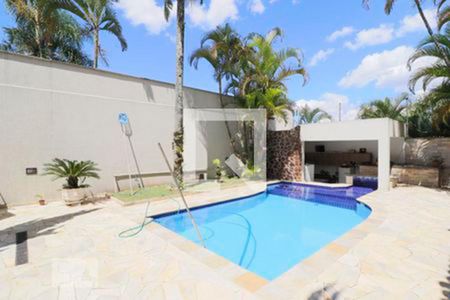 Casa à venda com 532m², 6 quartos e 4 vagas Casa à venda com 532m², 6 quartos e 4 vagasPiscina