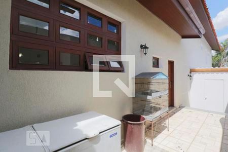 Casa à venda com 532m², 6 quartos e 4 vagas Casa à venda com 532m², 6 quartos e 4 vagasÁrea de Serviço