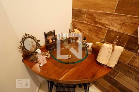 Casa à venda com 532m², 6 quartos e 4 vagas Casa à venda com 532m², 6 quartos e 4 vagasLavabo