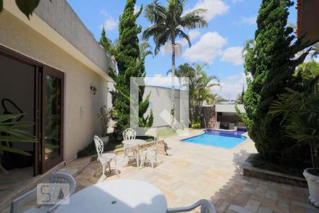 Casa à venda com 532m², 6 quartos e 4 vagas Casa à venda com 532m², 6 quartos e 4 vagasPiscina