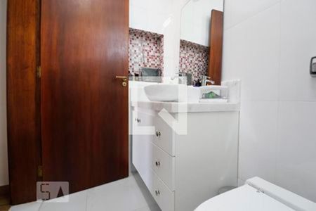 Casa à venda com 532m², 6 quartos e 4 vagas Casa à venda com 532m², 6 quartos e 4 vagasBanheiro Suíte 2