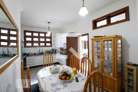 Casa à venda com 532m², 6 quartos e 4 vagas Casa à venda com 532m², 6 quartos e 4 vagasCozinha