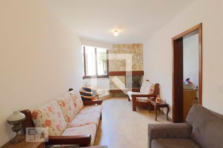 Casa à venda com 532m², 6 quartos e 4 vagas Casa à venda com 532m², 6 quartos e 4 vagasSala de estar