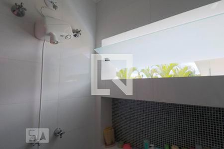 Casa à venda com 532m², 6 quartos e 4 vagas Casa à venda com 532m², 6 quartos e 4 vagasBanheiro 2