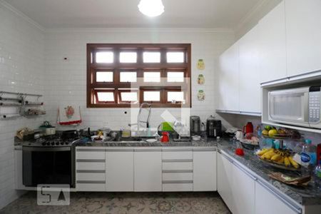 Casa à venda com 532m², 6 quartos e 4 vagas Casa à venda com 532m², 6 quartos e 4 vagasCozinha