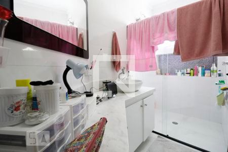 Casa à venda com 532m², 6 quartos e 4 vagas Casa à venda com 532m², 6 quartos e 4 vagasBanheiro 2