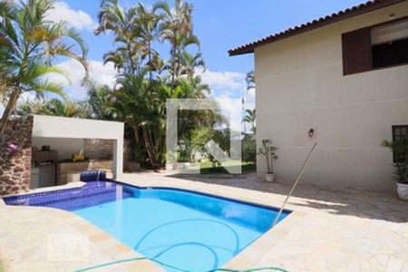 Casa à venda com 532m², 6 quartos e 4 vagas Casa à venda com 532m², 6 quartos e 4 vagasPiscina