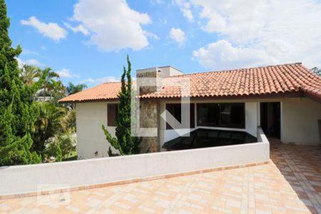 Casa à venda com 532m², 6 quartos e 4 vagas Casa à venda com 532m², 6 quartos e 4 vagasTerraço