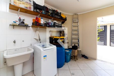 Casa à venda com 160m², 4 quartos e 3 vagas Casa à venda com 160m², 4 quartos e 3 vagasÁrea de Serviço