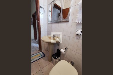 Casa à venda com 350m², 6 quartos e 4 vagas Casa à venda com 350m², 6 quartos e 4 vagasBanheiro 1