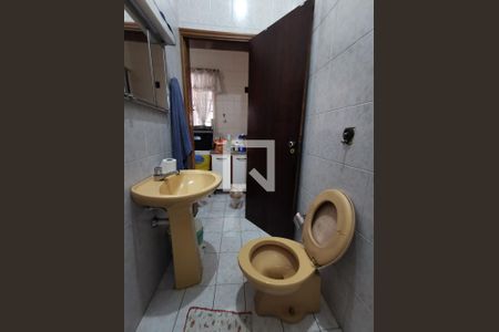 Casa à venda com 350m², 6 quartos e 4 vagas Casa à venda com 350m², 6 quartos e 4 vagasBanheiro 2
