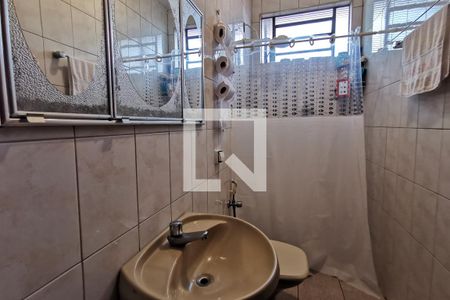 Casa à venda com 350m², 6 quartos e 4 vagas Casa à venda com 350m², 6 quartos e 4 vagasBanheiro 1