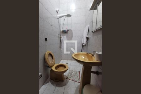 Casa à venda com 350m², 6 quartos e 4 vagas Casa à venda com 350m², 6 quartos e 4 vagasBanheiro 2