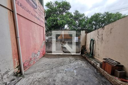 Casa à venda com 350m², 6 quartos e 4 vagas Casa à venda com 350m², 6 quartos e 4 vagasGaragem