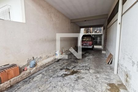 Casa à venda com 350m², 6 quartos e 4 vagas Casa à venda com 350m², 6 quartos e 4 vagasGaragem