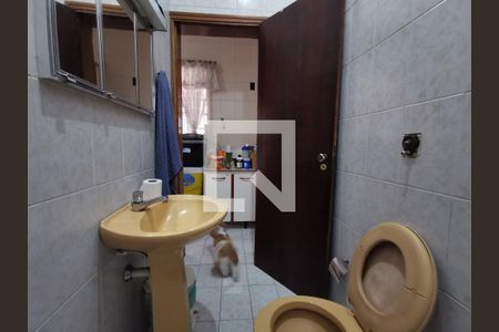 Casa à venda com 350m², 6 quartos e 4 vagas Casa à venda com 350m², 6 quartos e 4 vagasBanheiro 2