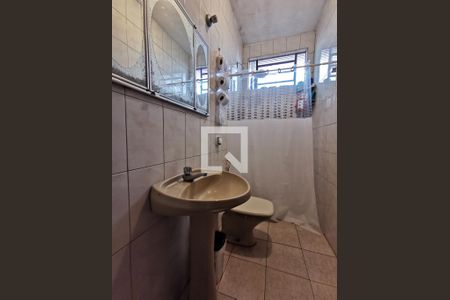 Casa à venda com 350m², 6 quartos e 4 vagas Casa à venda com 350m², 6 quartos e 4 vagasBanheiro 1