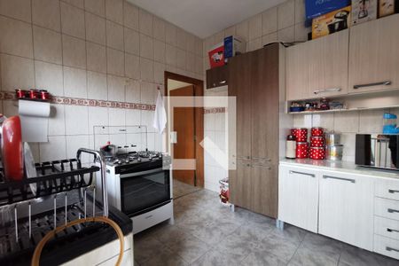 Casa à venda com 350m², 6 quartos e 4 vagas Casa à venda com 350m², 6 quartos e 4 vagasCozinha